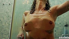 reina pornero in a relaxing shower on xczech com