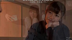 What does Hashimoto Arina wear in her music video?