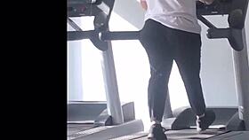 I admire the big booty girl on the treadmill at the gym.