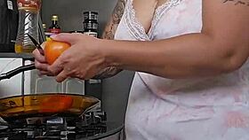 Gravida se exibindo.