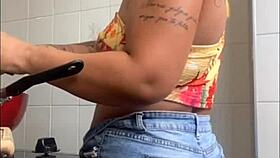 Watch Me Flash My Pussy On Live?