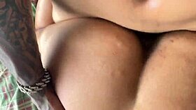 fudendo muito com vista pro mar na cama