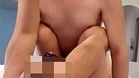 Feliz navidad cuckold pam hotwife de colegiala follando sin condon frente a marido 😈