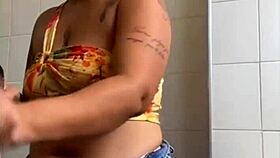 Watch Me Flash My Pussy On Live?