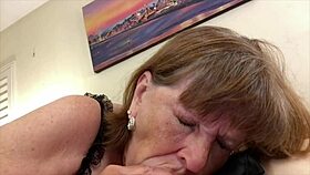 Боже, баба Carmen с епични умения за дълбоко гърло ме побърква!