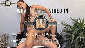 Je suis toujours en retard, mais son quickie en levrette avant le dîner familial en valait la peine