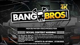 Spy cam caught a wild blonde threesome after workout with deepthroat action! 😜