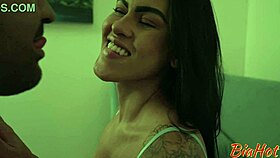 Novinha Submissa Se Tocando