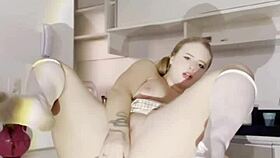 watch loirinha squirt during anal on the table