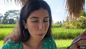 i’m loving this cumwalk, eating pasta carbonara with sperm dripping on my face