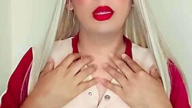 linda rojita polla transexual sacando leche in crossdressing fun 😏 what a wild trans adventure with milking action