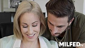 Vzrušený z macání velkých koz macešky a její prdele