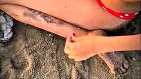 so this stranger gave me a wild handjob on the beach in public