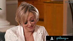 wow, dee williams shows stepbae kimmy kimm her tits are perfect as is! 😘