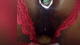 Watch this puta taking porra deep in her ass