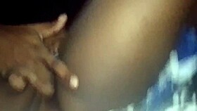 Ela reaches orgasm with vibrator and caresses!