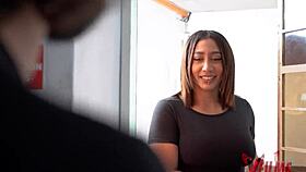 The delivery guy passionately breaks the boss's wife's pussy with his massive cock