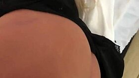 Estudante Gostosa Faz Um Boquete Bem Fundo Sex Toy