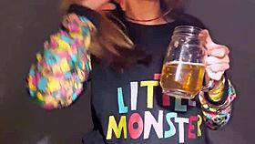 I, Bonneyuwu, masturbatin' with dildo in pajamas, oh god.