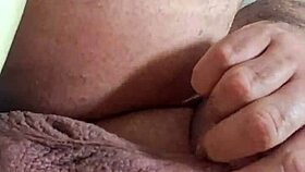 I flash my pau de pascoa for an exhibitionist orgasm close-up