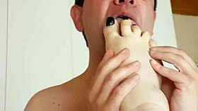 Intense Toe Sucking with Playful Feet