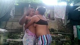 Mi Hermanastra Tiene El Fetiche De Estar Oliendo Mi Ropa Interior