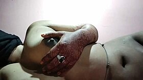 showing natural desi boobs to my friend homemade