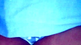 venezolana meridea masturbates alone