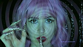 Six hungry mouths suck on a stallion with deepthroat and facials