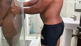 Hot Quickie With Boss Wife In Bathtub?