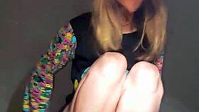 I, Bonneyuwu, masturbatin' with dildo in pajamas, oh god.