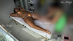 i'm flashing my big ass and pussy in voyeur massage 😘