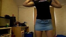 An amateur teen 18+ shares her everyday moments