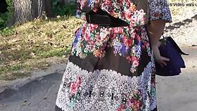 Hairy mature woman flashing her pussy in the park! So exhibitionist 😏