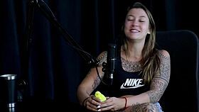 Yo, Oruan ain’t your type? Kissed celebs, started nude chaos, now wants two bi guys! 😜