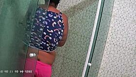 Hidden camera catches neighbor shaving in amateurs homemade setting