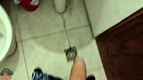 Me Masturbo Desnuda en el Baño POV