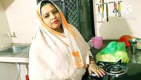 印度骚公公狠操儿媳妇大屁股