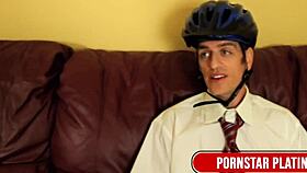 Vau, plavuša MILF Alura Jenson prima vreli teret od Chada