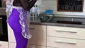 hey cherrylcolle, wanna share breakfast and show that big ass?