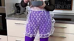 hey cherrylcolle, wanna share breakfast and show that big ass?