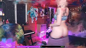 Blonde Camgirl Plays With Her Titties And Ass On Camera.