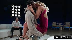 Fit sarışın karım Cassie Bender koca için BBC CREAMPIE alıyor