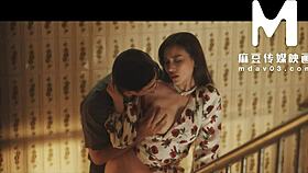 Young bride Bai Jie enjoys cunilingus and fucking on her wedding night 😍