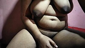 Check out these hot Indian housewives?