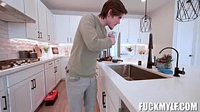 Майсторът свършва на гърдите ми с Данай Мари и Тайлър Круз