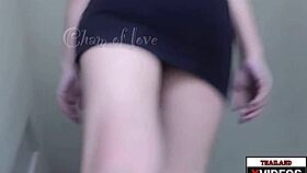 Я последовал за той красивой азиаткой и наклонился