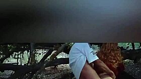 Chica Perdida En El Campo Se Coge A Desconocido Y Le Termina En El Culo