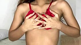 Watch this petite girl suck that dildo?