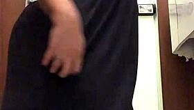 angel lima se masturbando no shopping com plug no cuzinho